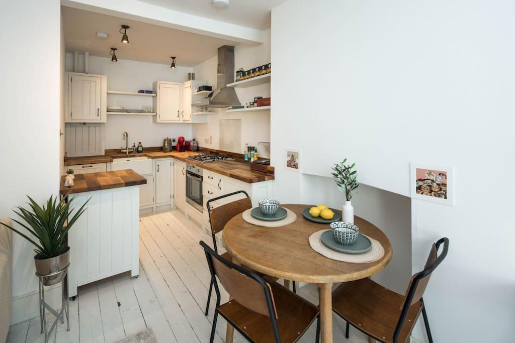 Charming 2-Bed Flat In The Heart Of Nottinghill - Steps From Portobello Rd Market And Nottinghill Bookshop Apartment London Ngoại thất bức ảnh